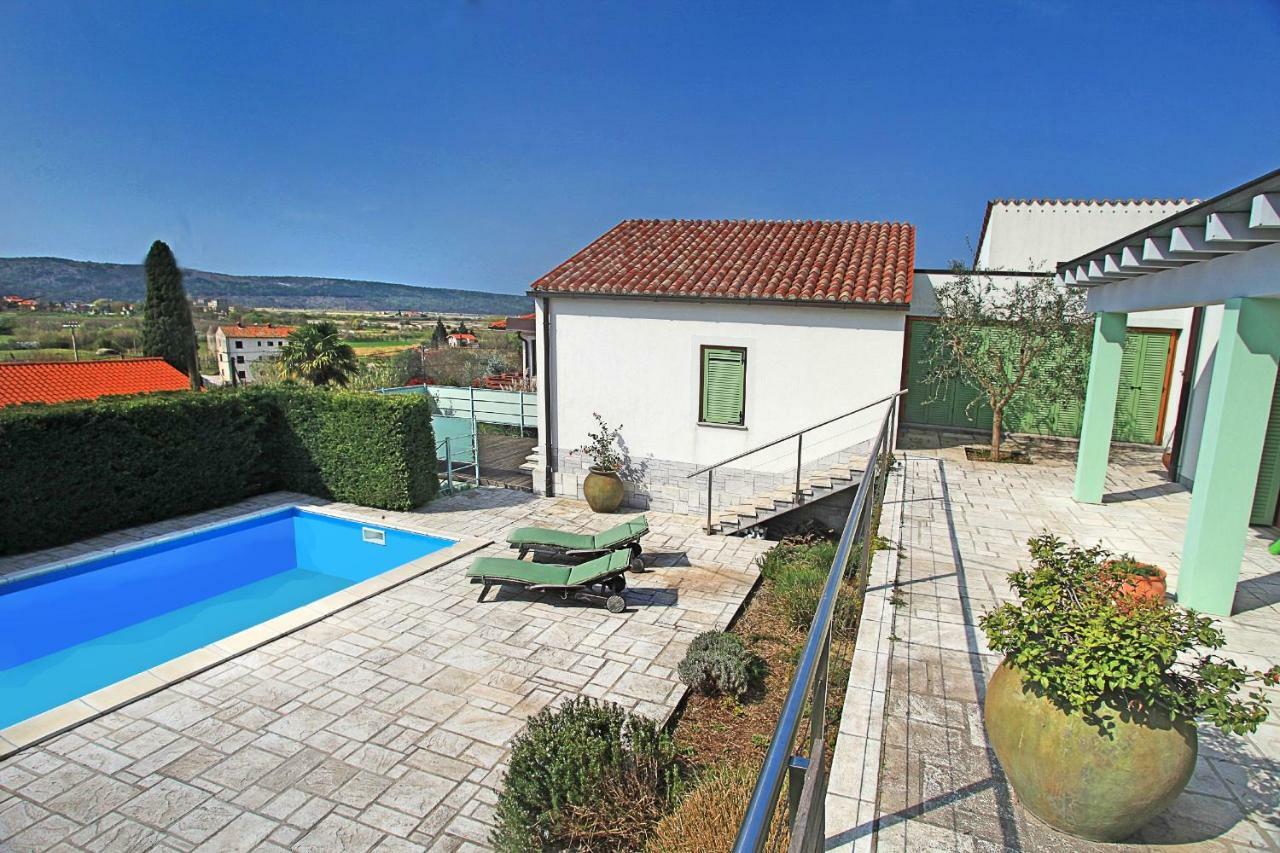 Spacious Villa In Parecag With A Swimming Pool Sečovlje Екстериор снимка